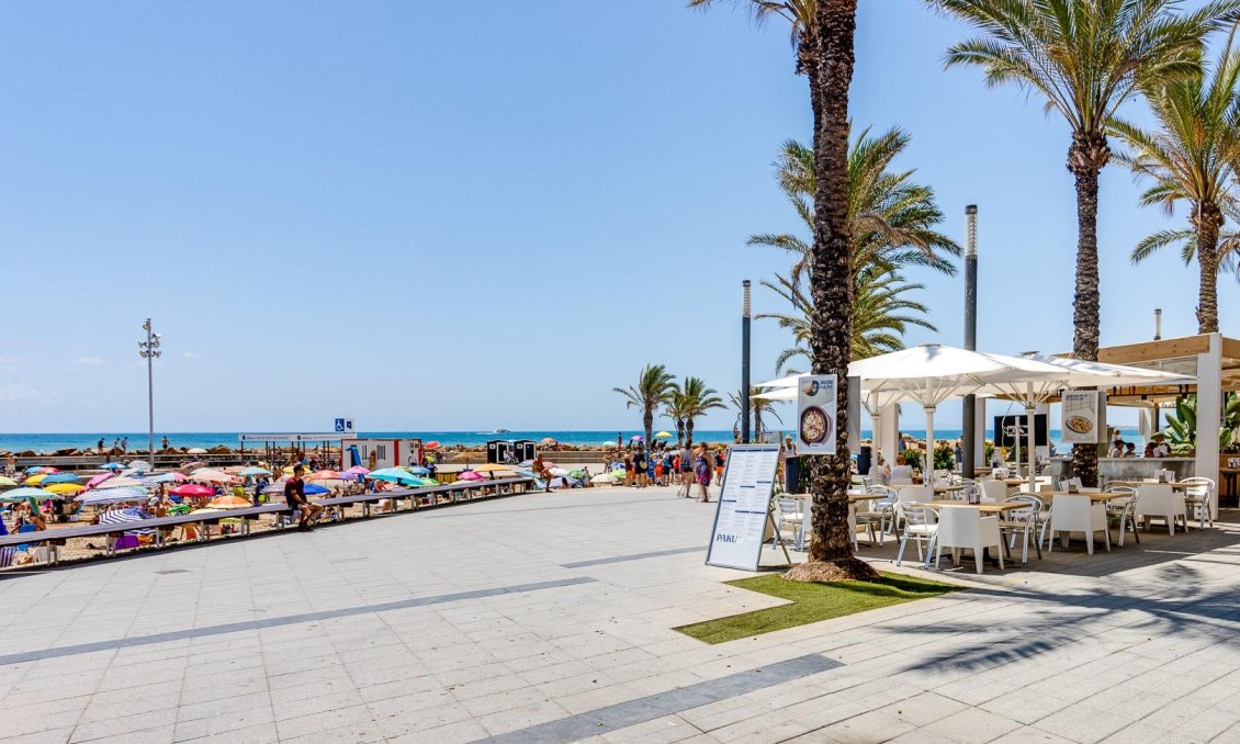 Segunda mano - Apartamento -
Torrevieja - Centro