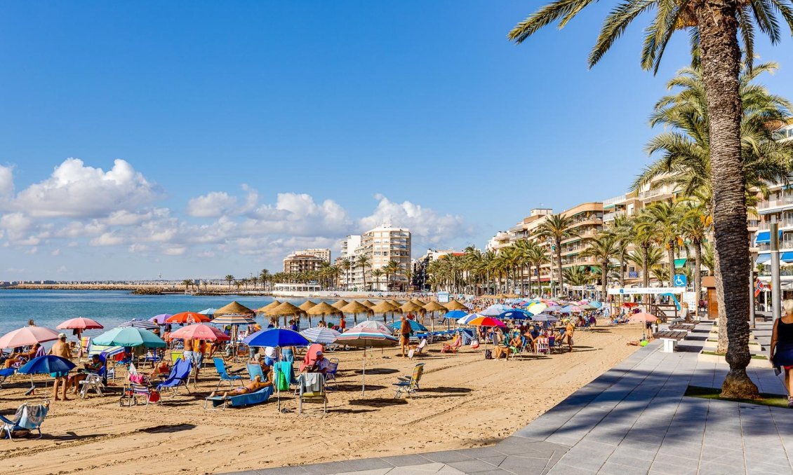 Segunda mano - Apartamento -
Torrevieja - Centro