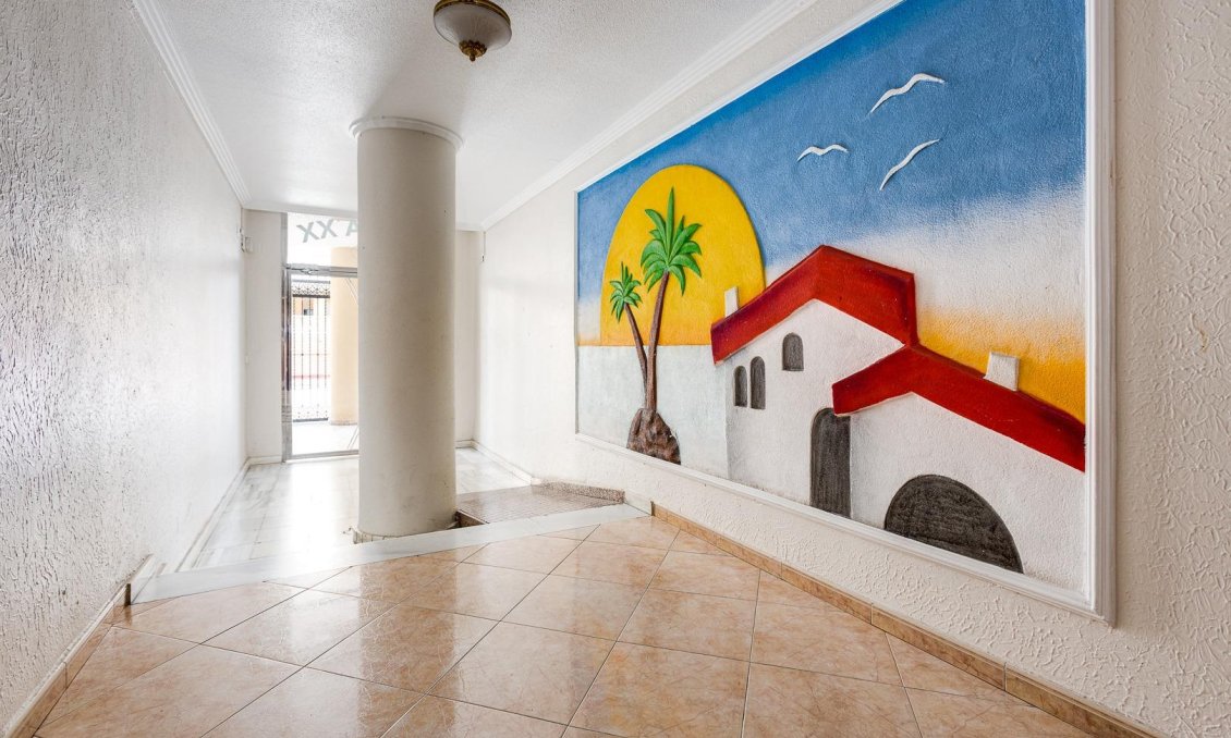 Segunda mano - Apartamento -
Torrevieja - Centro
