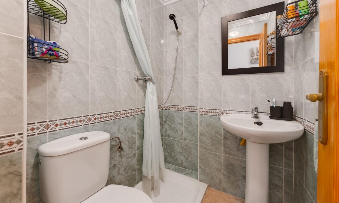 Segunda mano - Apartamento -
Torrevieja - Centro