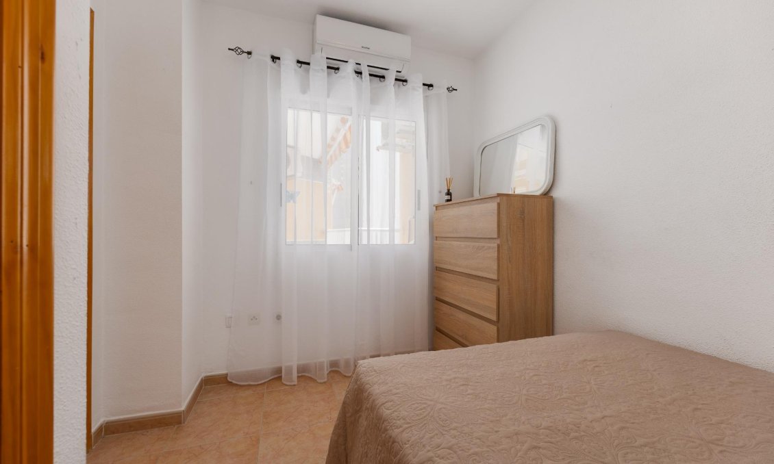 Segunda mano - Apartamento -
Torrevieja - Centro