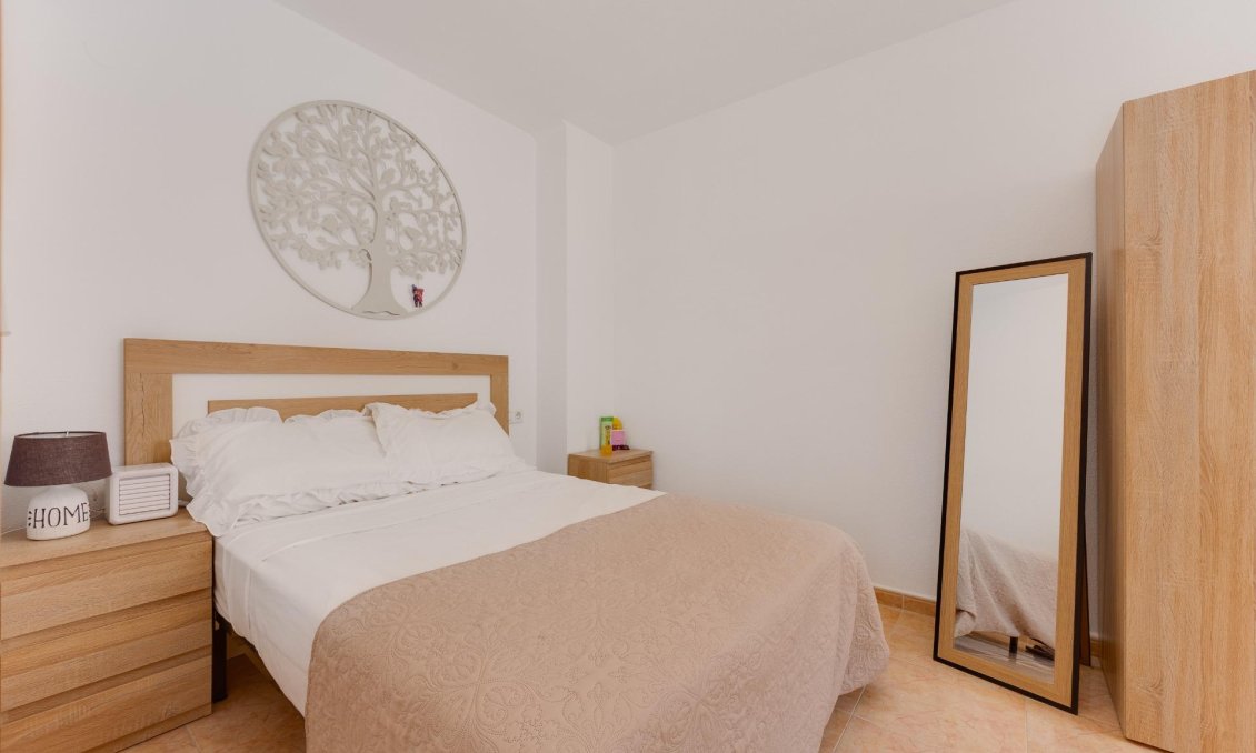 Segunda mano - Apartamento -
Torrevieja - Centro