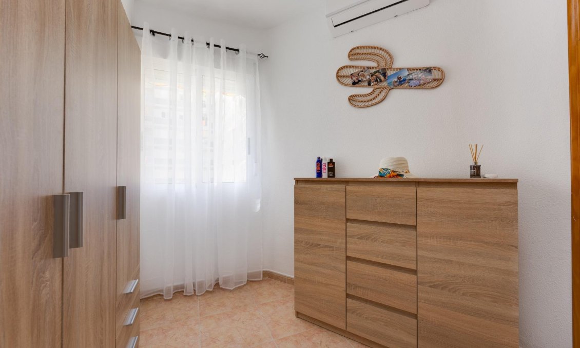 Segunda mano - Apartamento -
Torrevieja - Centro