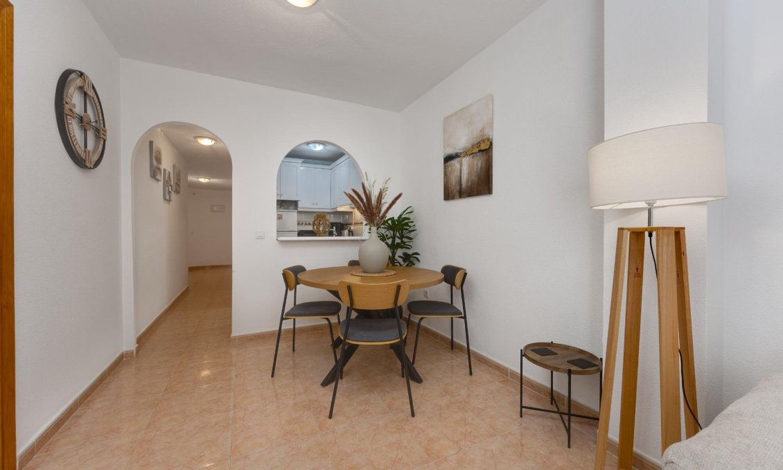 Segunda mano - Apartamento -
Torrevieja - Centro