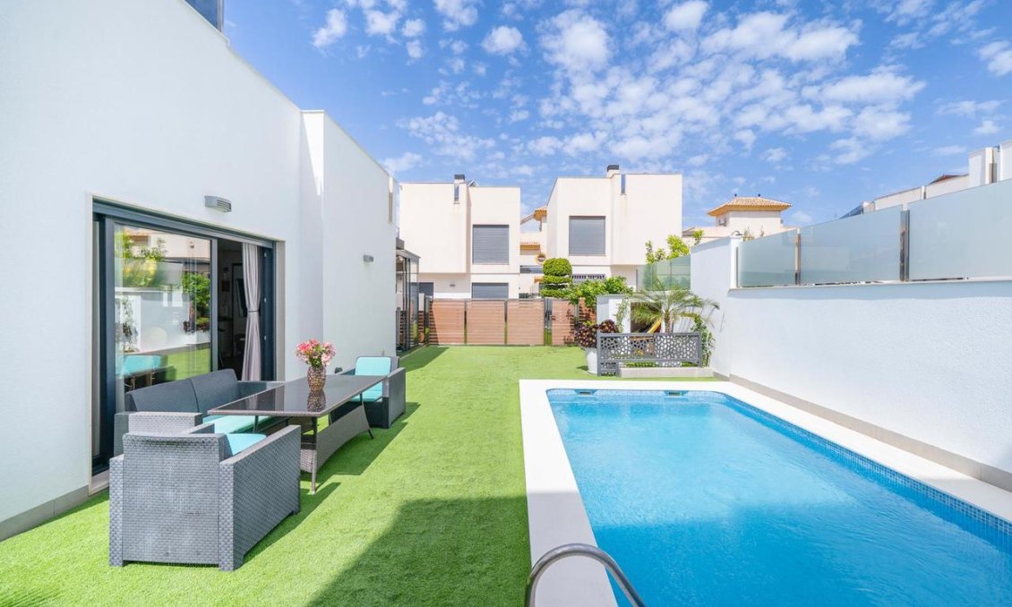 Segunda mano - Villa -
Torrevieja - Costa Blanca