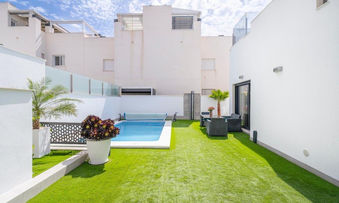 Segunda mano - Villa -
Torrevieja - Costa Blanca