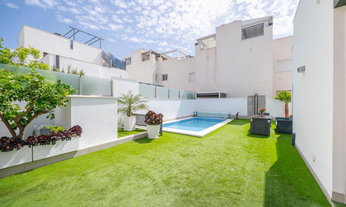 Segunda mano - Villa -
Torrevieja - Costa Blanca