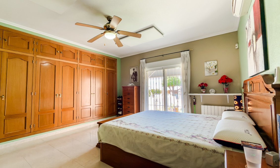 Segunda mano - Villa -
Catral - Costa Blanca
