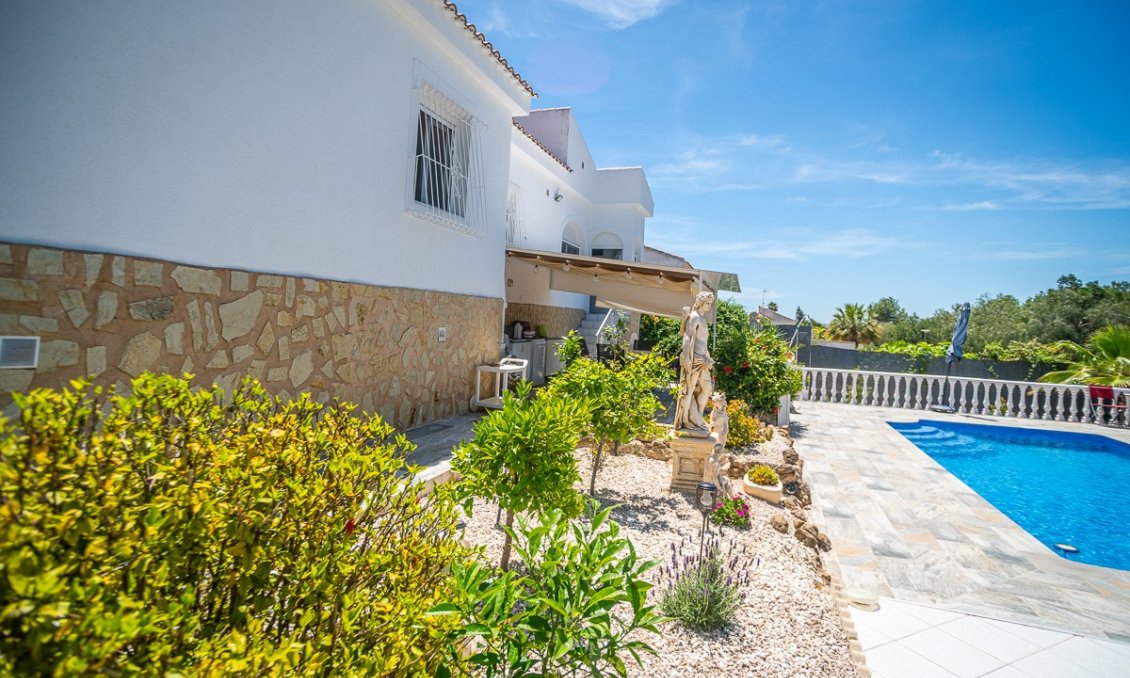 Revente - Villa -
La Marina - Costa Blanca