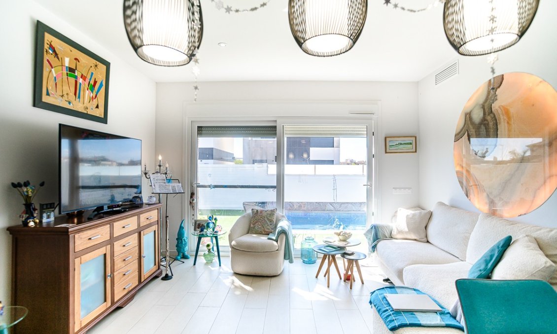 Resale - Villa -
Pilar de la Horadada - Costa Blanca