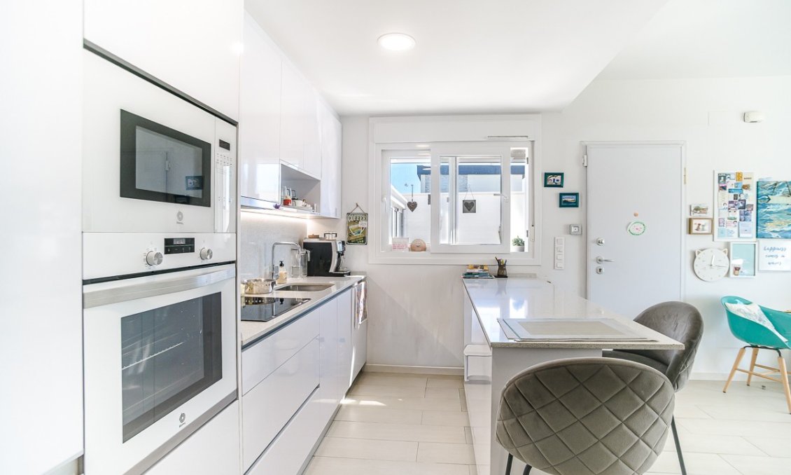 Resale - Villa -
Pilar de la Horadada - Costa Blanca