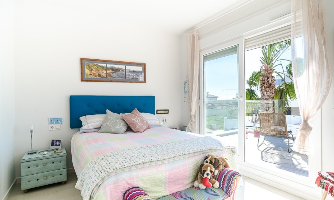 Resale - Villa -
Pilar de la Horadada - Costa Blanca