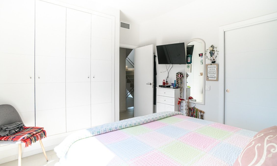 Resale - Villa -
Pilar de la Horadada - Costa Blanca