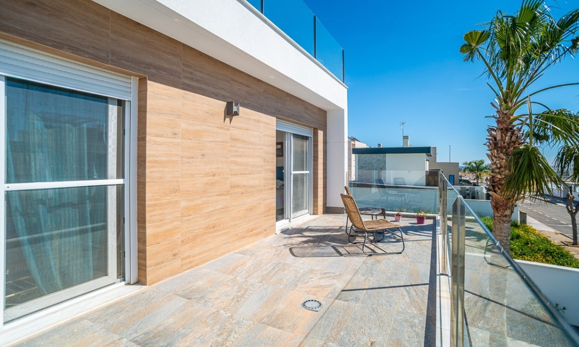 Resale - Villa -
Pilar de la Horadada - Costa Blanca