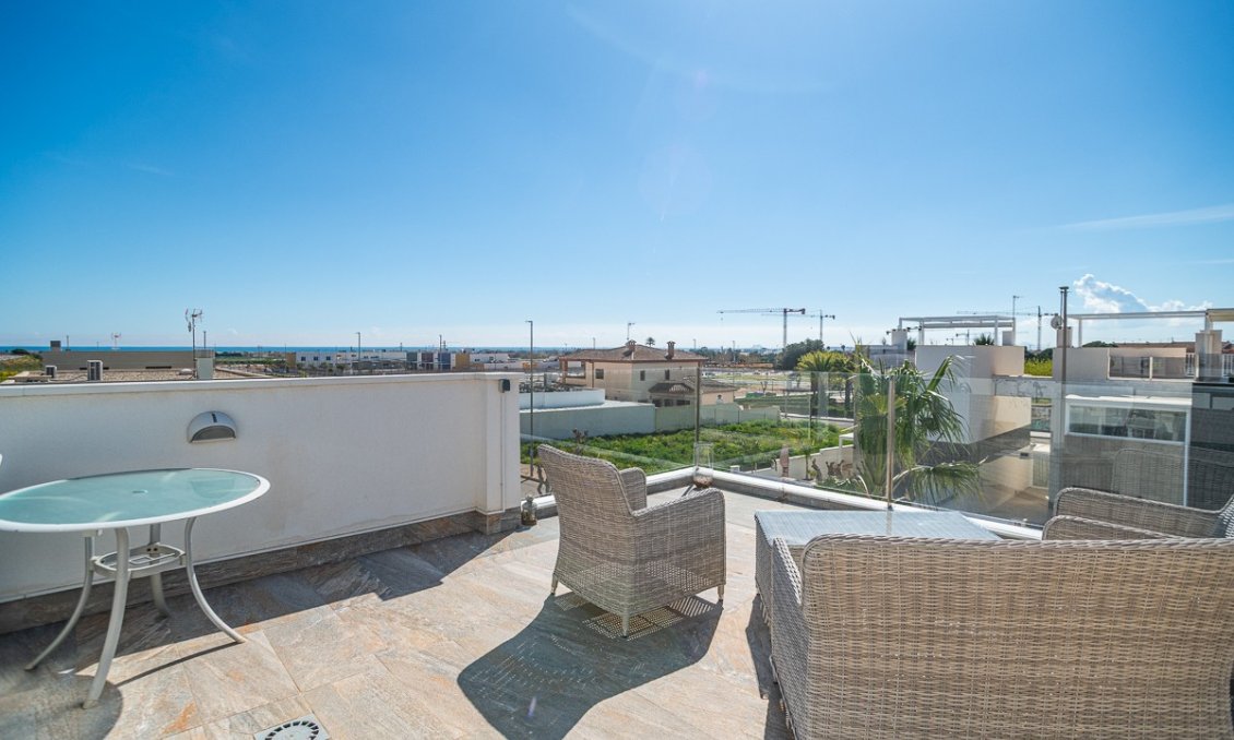 Resale - Villa -
Pilar de la Horadada - Costa Blanca