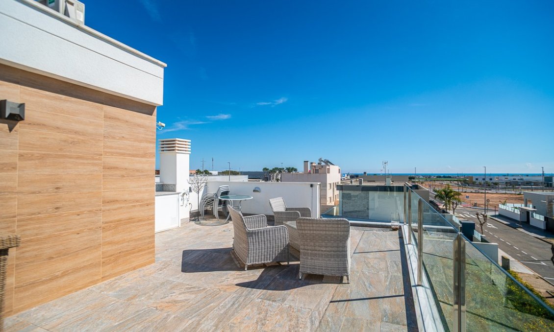 Resale - Villa -
Pilar de la Horadada - Costa Blanca