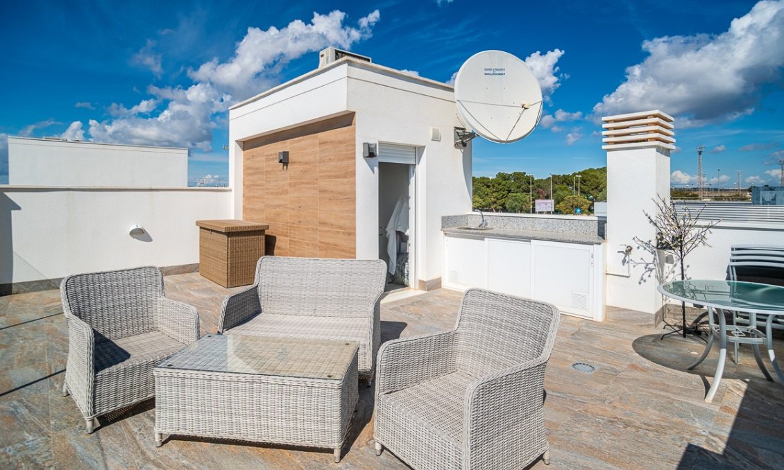 Resale - Villa -
Pilar de la Horadada - Costa Blanca