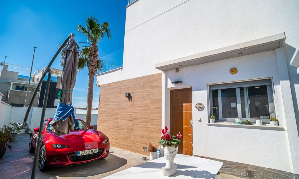 Resale - Villa -
Pilar de la Horadada - Costa Blanca