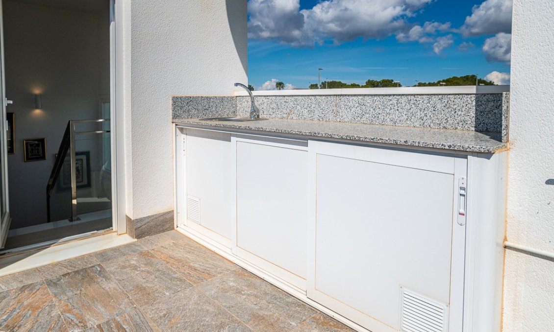 Resale - Villa -
Pilar de la Horadada - Costa Blanca