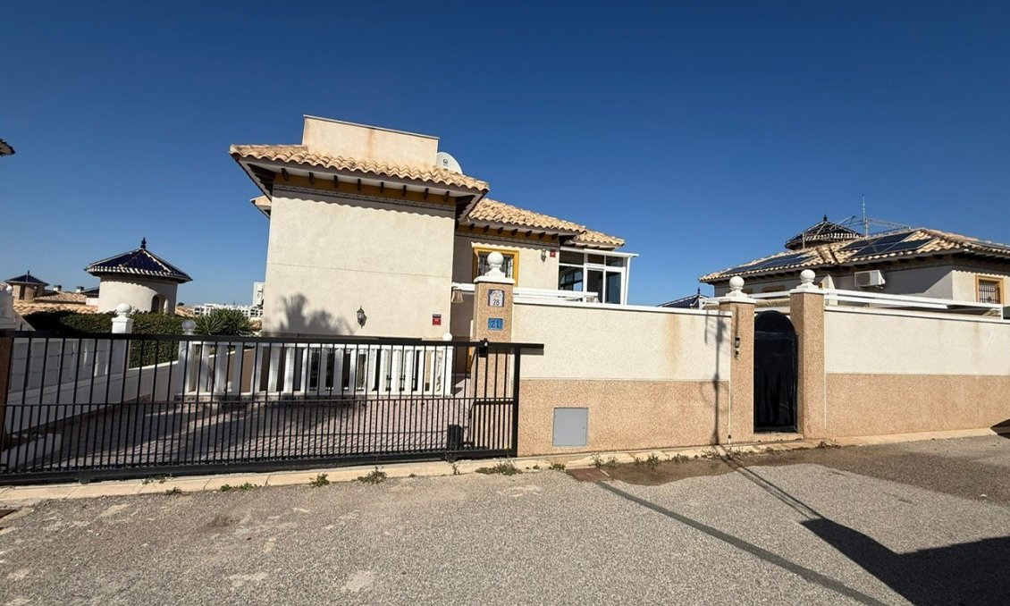Segunda mano - Villa -
Orihuela Costa - Costa Blanca