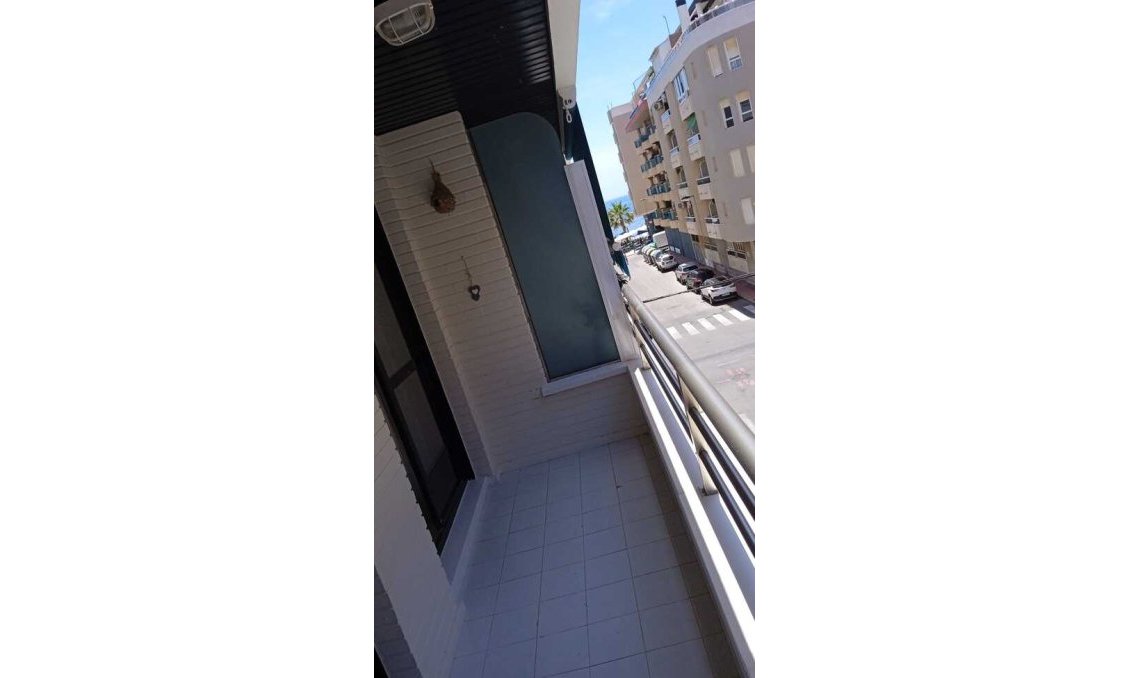 Segunda mano - Apartamento -
Torrevieja - Habaneras