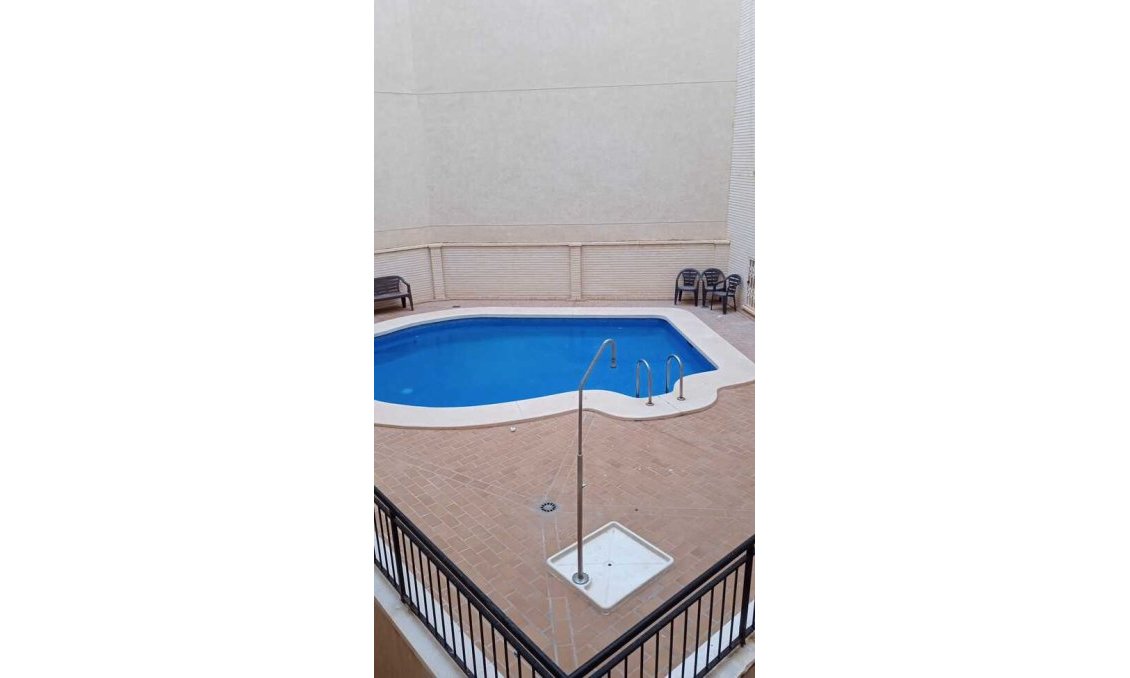 Segunda mano - Apartamento -
Torrevieja - Habaneras