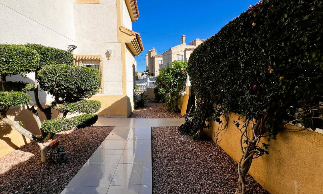 Segunda mano - Villa -
Orihuela Costa - Costa Blanca