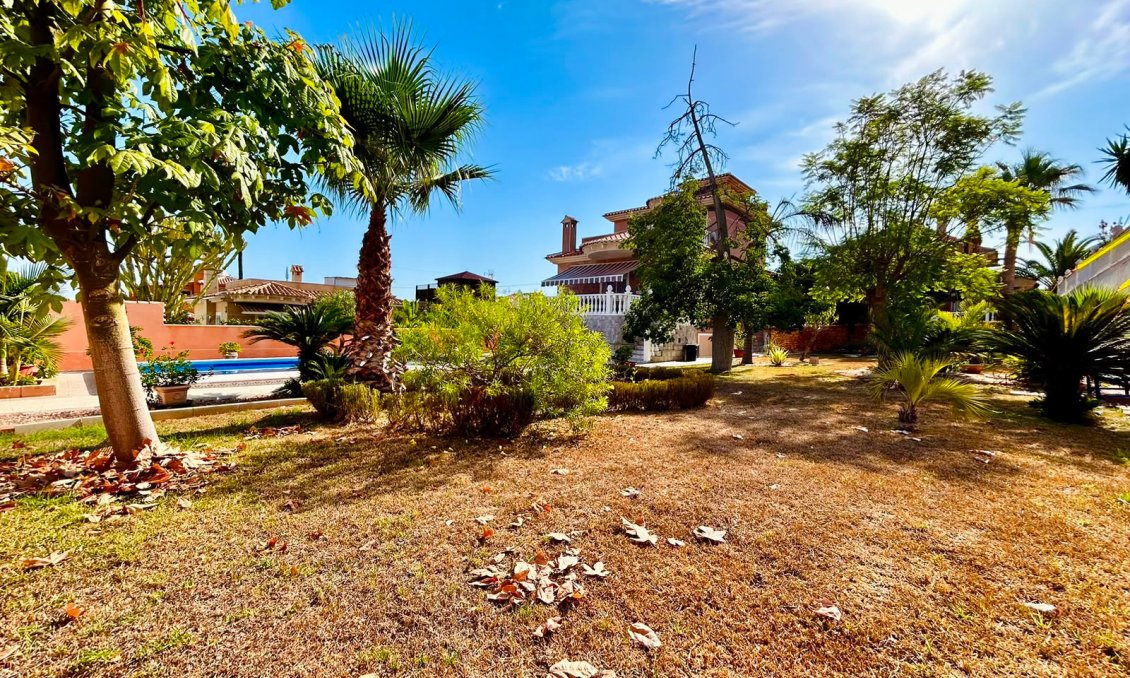 Segunda mano - Villa -
Orihuela - Inland