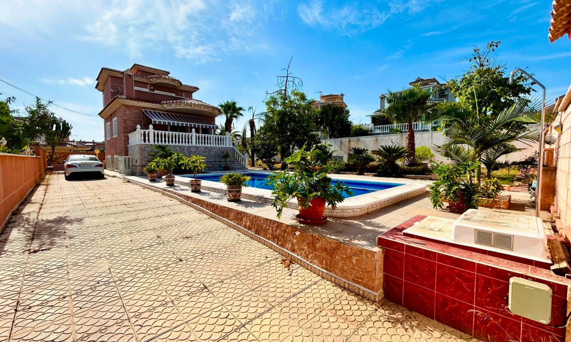 Segunda mano - Villa -
Orihuela - Inland