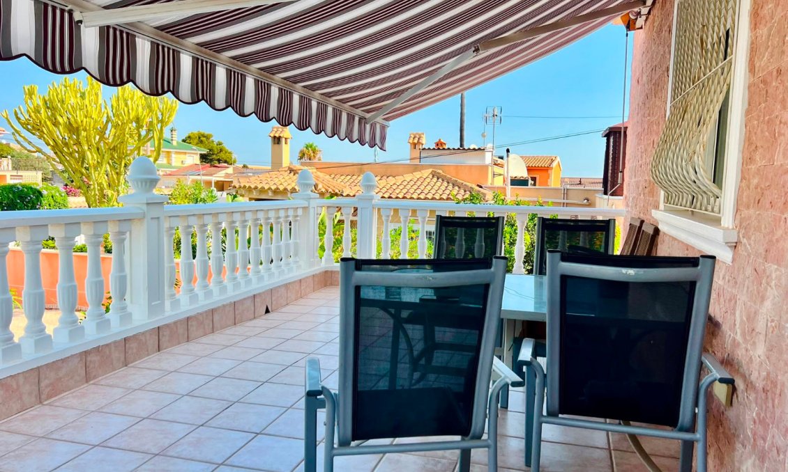 Segunda mano - Villa -
Orihuela - Inland