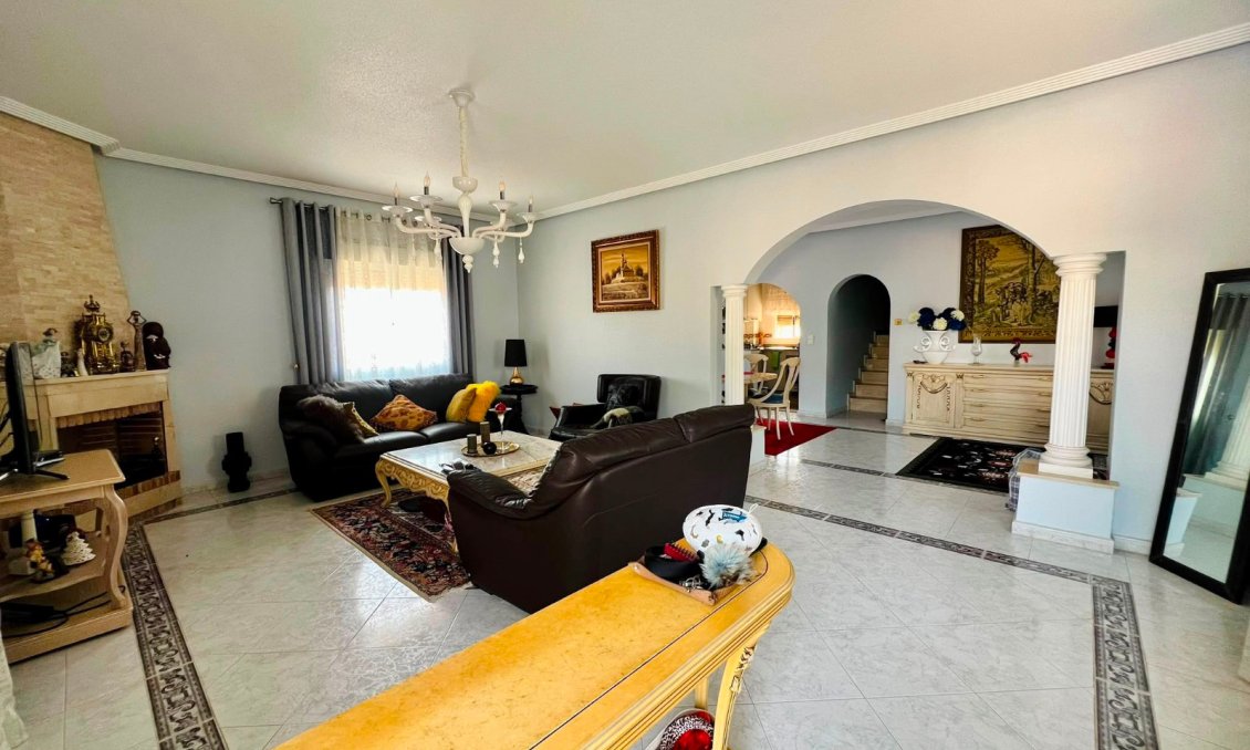 Segunda mano - Villa -
Orihuela - Inland