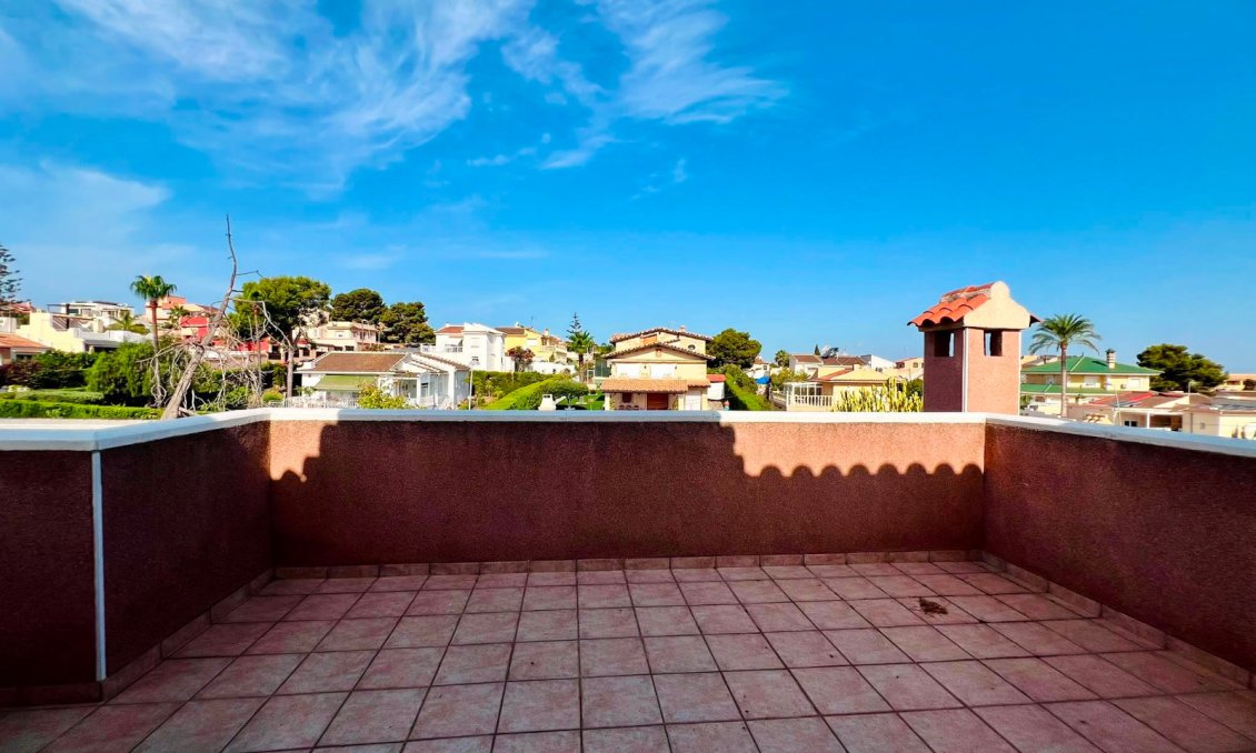 Segunda mano - Villa -
Orihuela - Inland