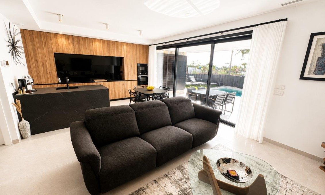 Segunda mano - Villa -
Santa Rosalia Resort - Inland