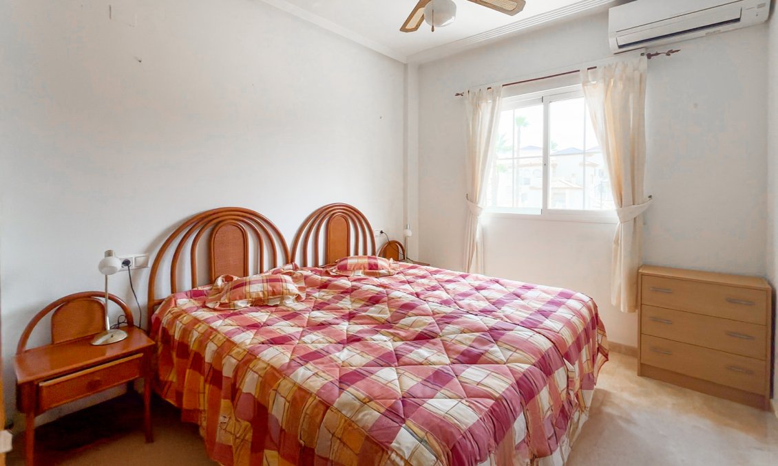 Segunda mano - Apartamento -
Orihuela - Inland