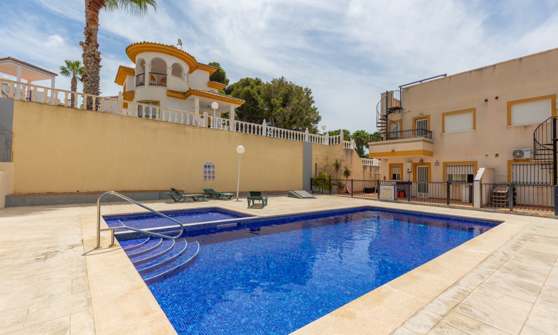 Segunda mano - Apartamento -
Orihuela - Inland