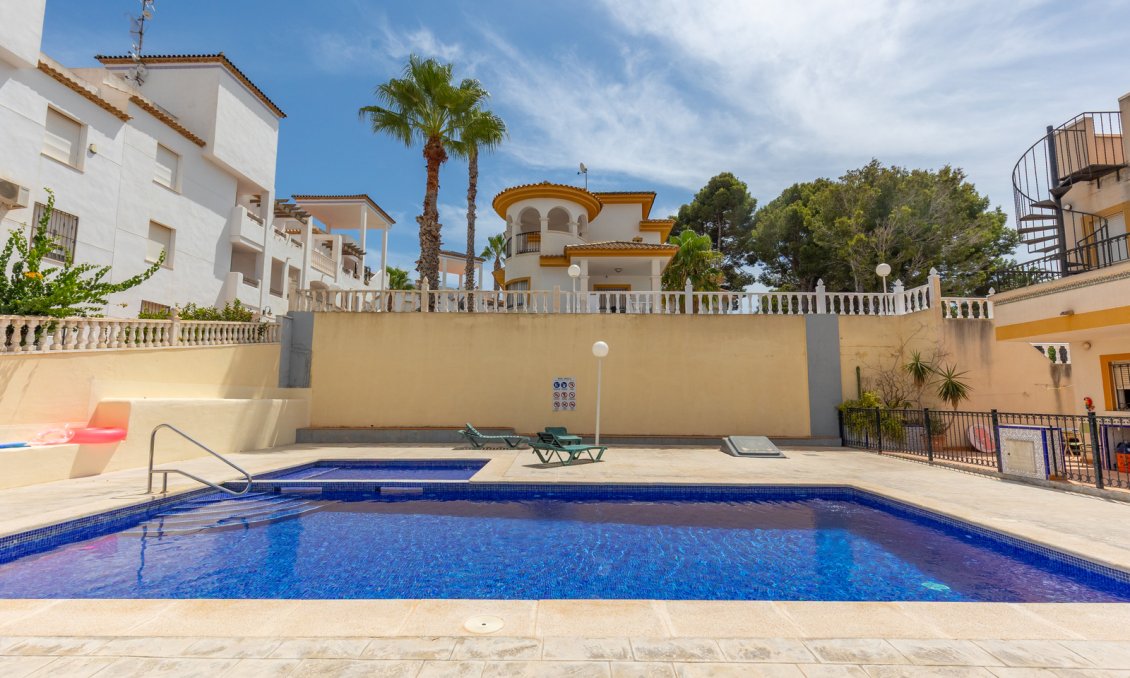 Segunda mano - Apartamento -
Orihuela - Inland