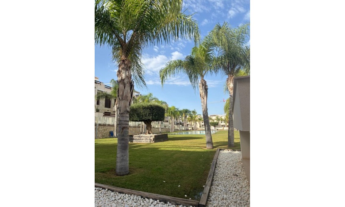 Segunda mano - Apartamento -
Torrevieja - Los Balcones