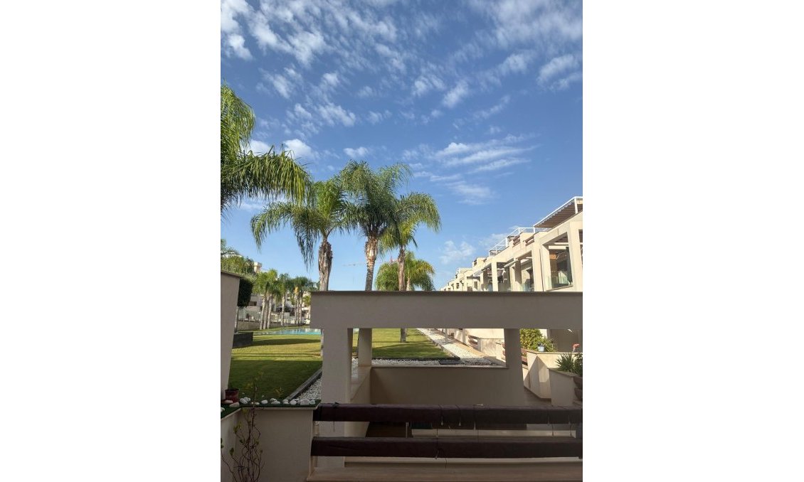 Segunda mano - Apartamento -
Torrevieja - Los Balcones