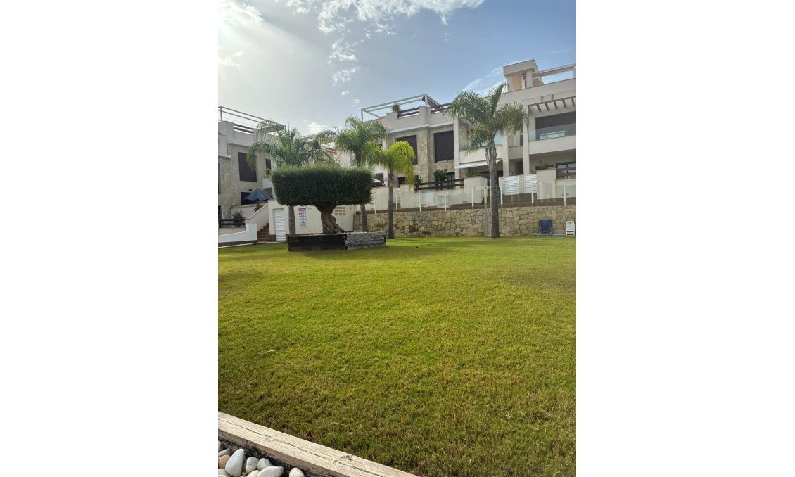 Segunda mano - Apartamento -
Torrevieja - Los Balcones