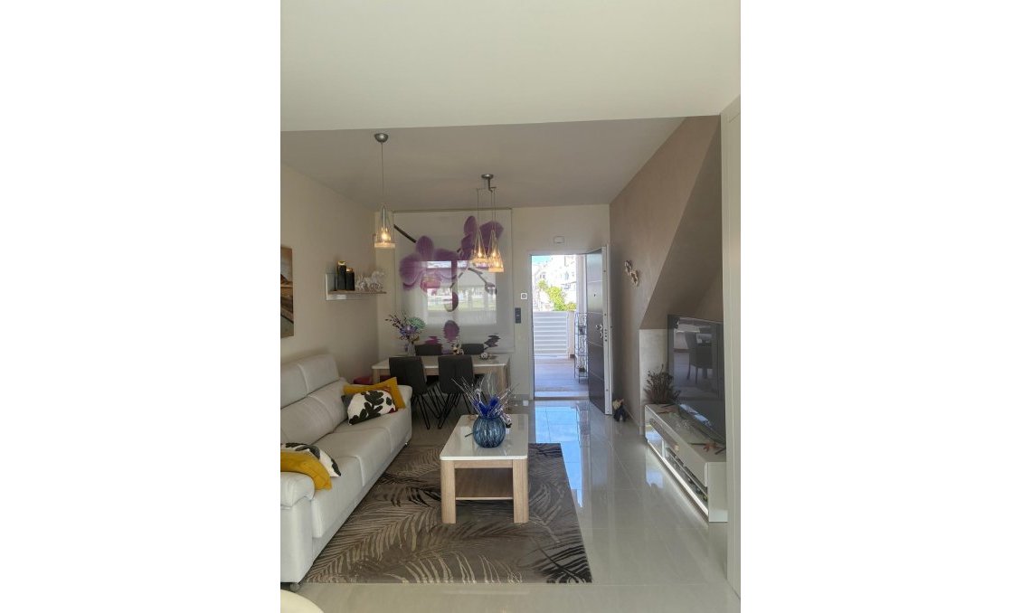 Segunda mano - Apartamento -
Torrevieja - Los Balcones