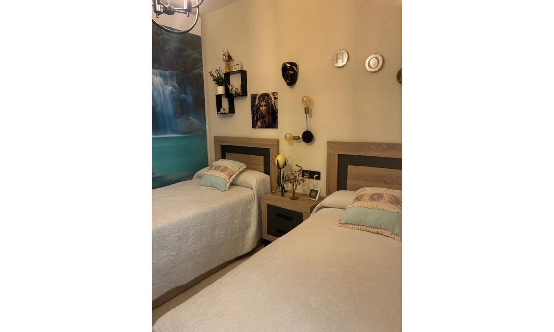Segunda mano - Apartamento -
Torrevieja - Los Balcones