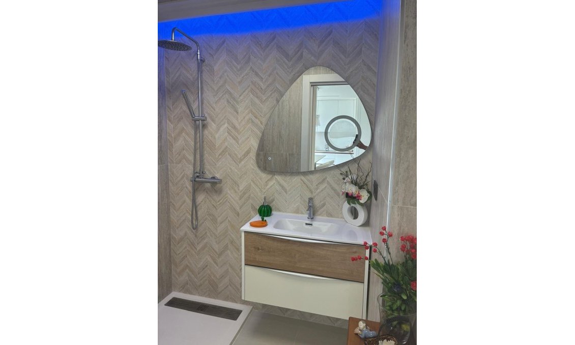 Segunda mano - Apartamento -
Torrevieja - Los Balcones