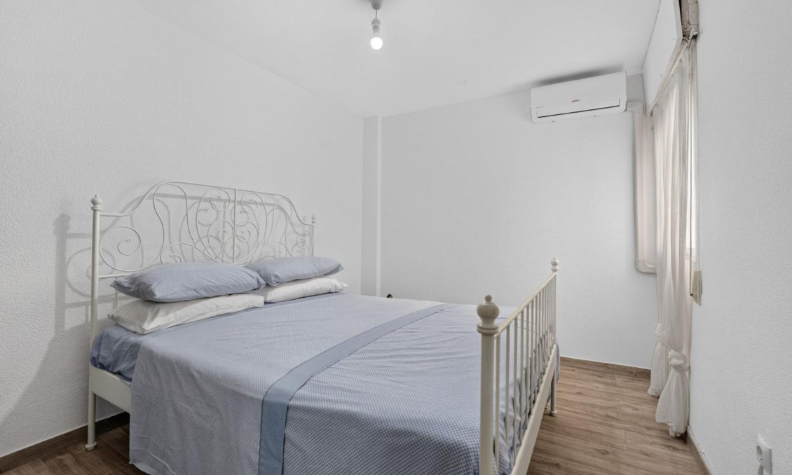 Segunda mano - Apartamento -
Torrevieja - Playa del Cura