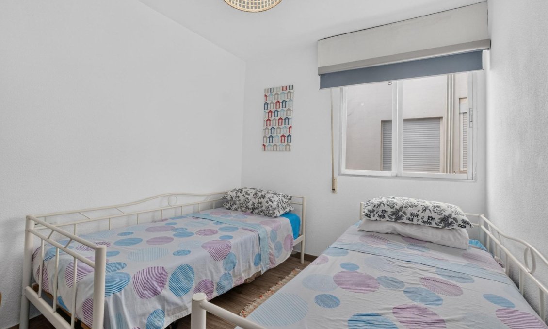Segunda mano - Apartamento -
Torrevieja - Playa del Cura
