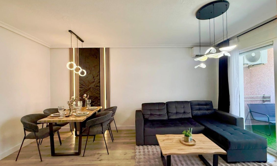 Segunda mano - Apartamento -
Torrevieja - Playa del Cura