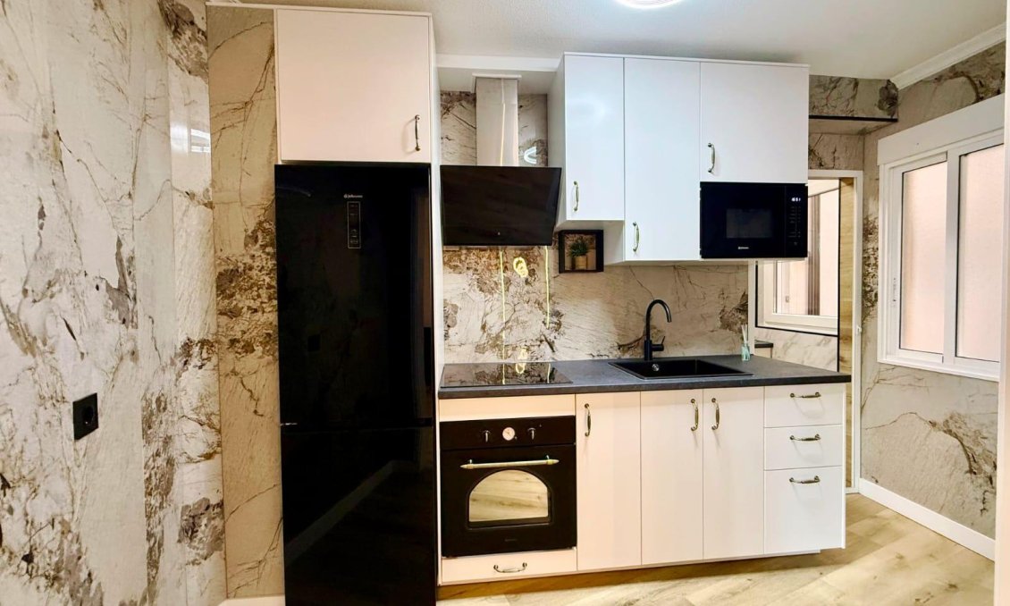 Segunda mano - Apartamento -
Torrevieja - Playa del Cura
