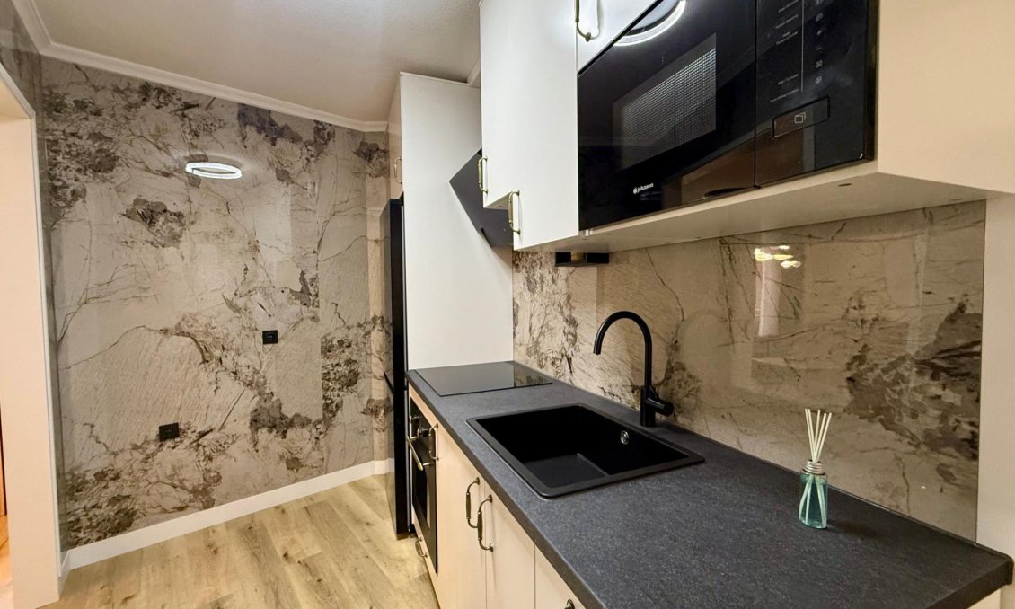 Segunda mano - Apartamento -
Torrevieja - Playa del Cura