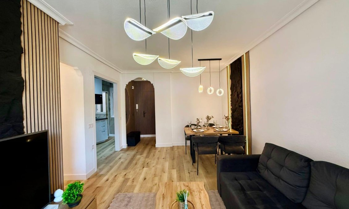 Segunda mano - Apartamento -
Torrevieja - Playa del Cura