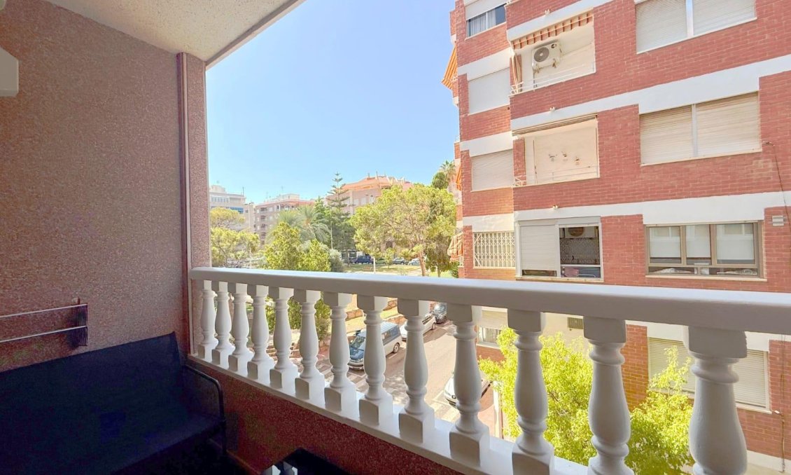 Segunda mano - Apartamento -
Torrevieja - Playa del Cura
