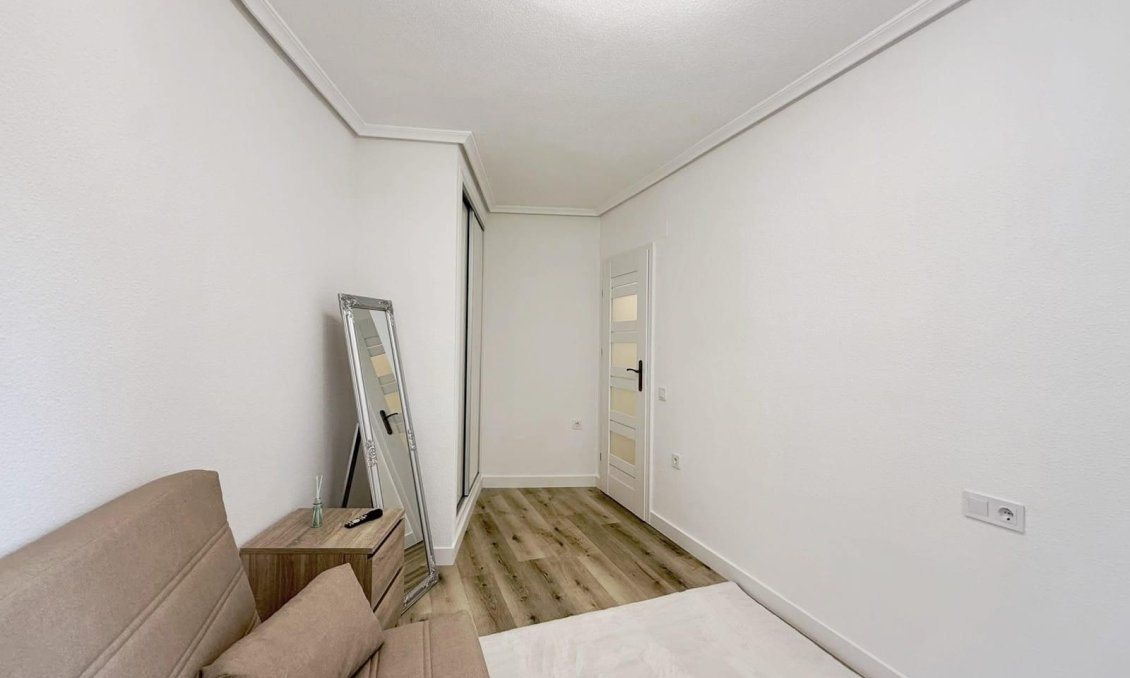 Segunda mano - Apartamento -
Torrevieja - Playa del Cura